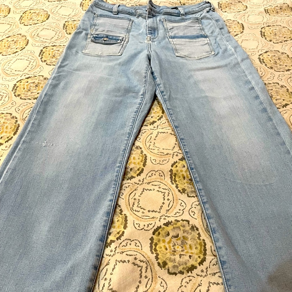 Seven for all Mankind Womens cropped jean, size 32